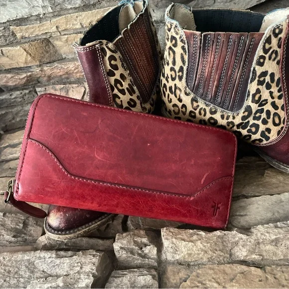 Frye Melissa Zip Around Wallet Distressed Leather -Burnt Apple- $158 - Picture 15 of 15